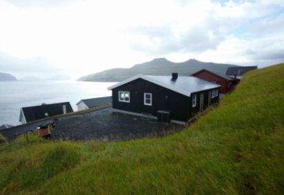Fantastisk sommerhus i Kvivik
Centralt beliggende på Færøerne og tæt til Torshavn
Udsigten fås ikke bedre